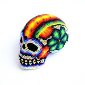 Crâne perlé Huichol – Une fusion sacrée d'art et d'esprit