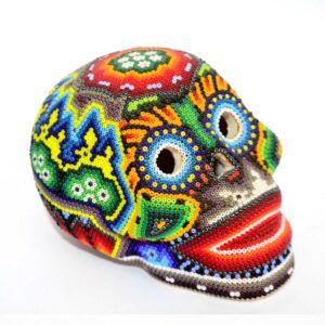Crâne perlé Huichol – Une fusion sacrée d'art et d'esprit