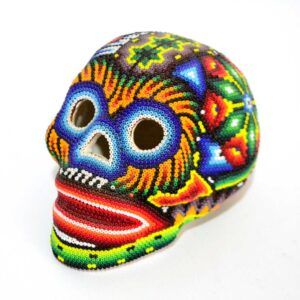 Crâne perlé Huichol – Une fusion sacrée d'art et d'esprit