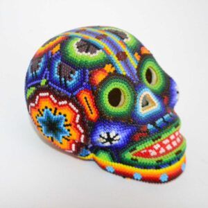Crâne perlé Huichol – Une fusion sacrée d'art et d'esprit