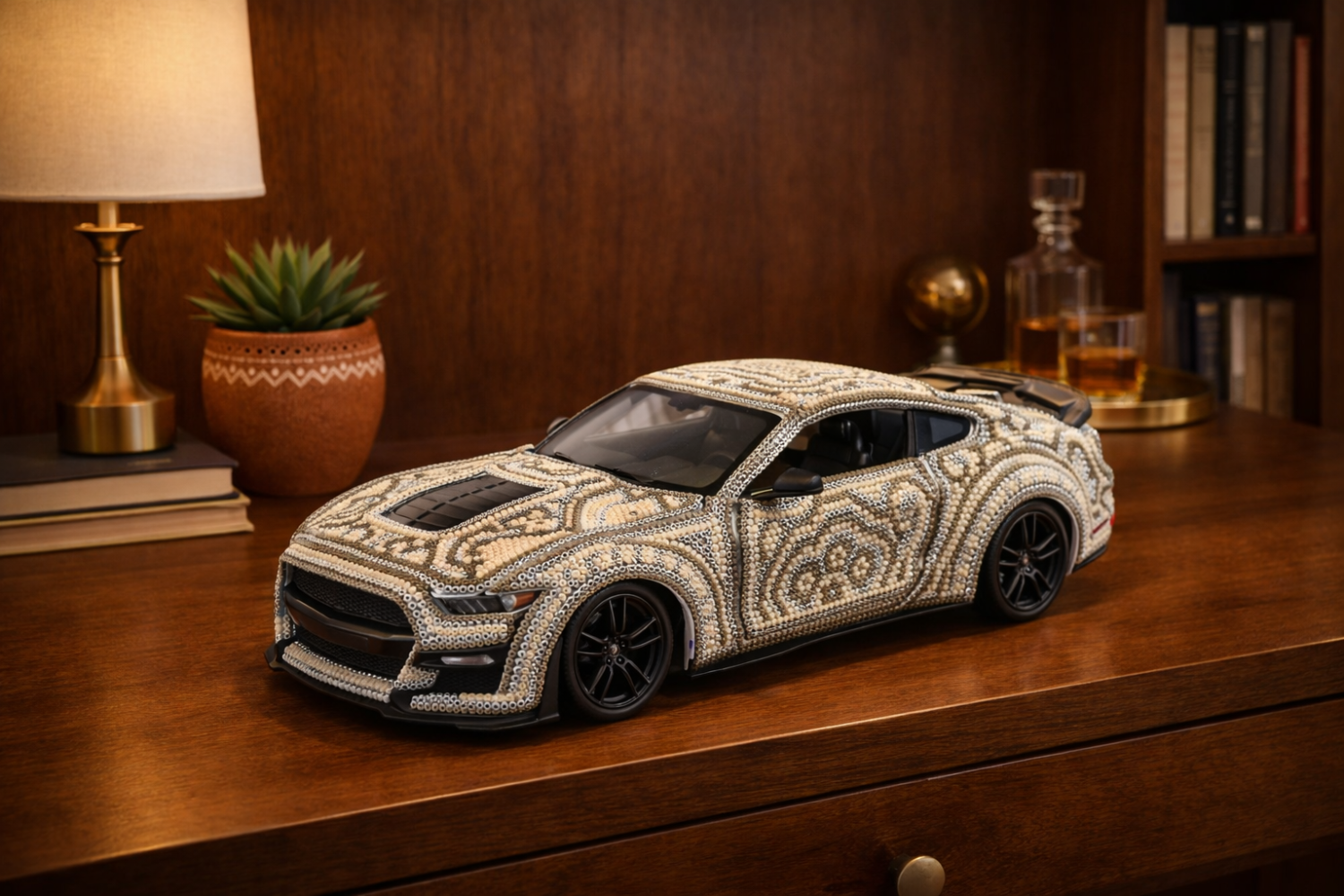 Ford Mustang 2020 ornée d'art Huichol — Quand tradition et puissance moderne se rencontrent à l'échelle 1:18